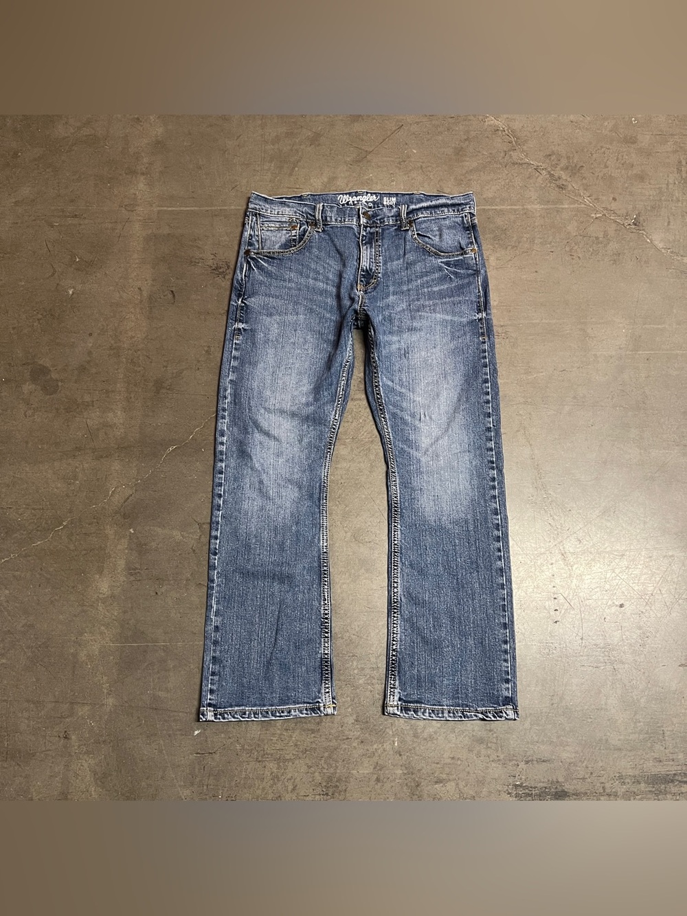 Wrangler Men’s Bootcut Jeans in Medium Blue Wash